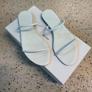 Aeyde white sandals 🤍